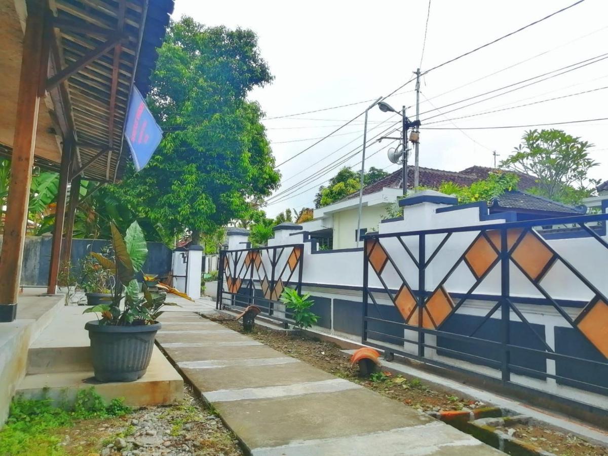 Reddoorz Syariah @ Ndalem Kembang Sore ジョグジャカルタ エクステリア 写真