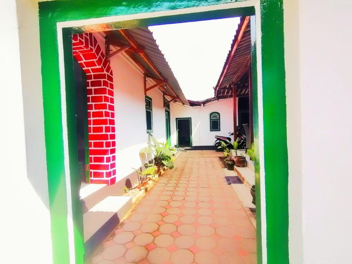 Reddoorz Syariah @ Ndalem Kembang Sore ジョグジャカルタ エクステリア 写真