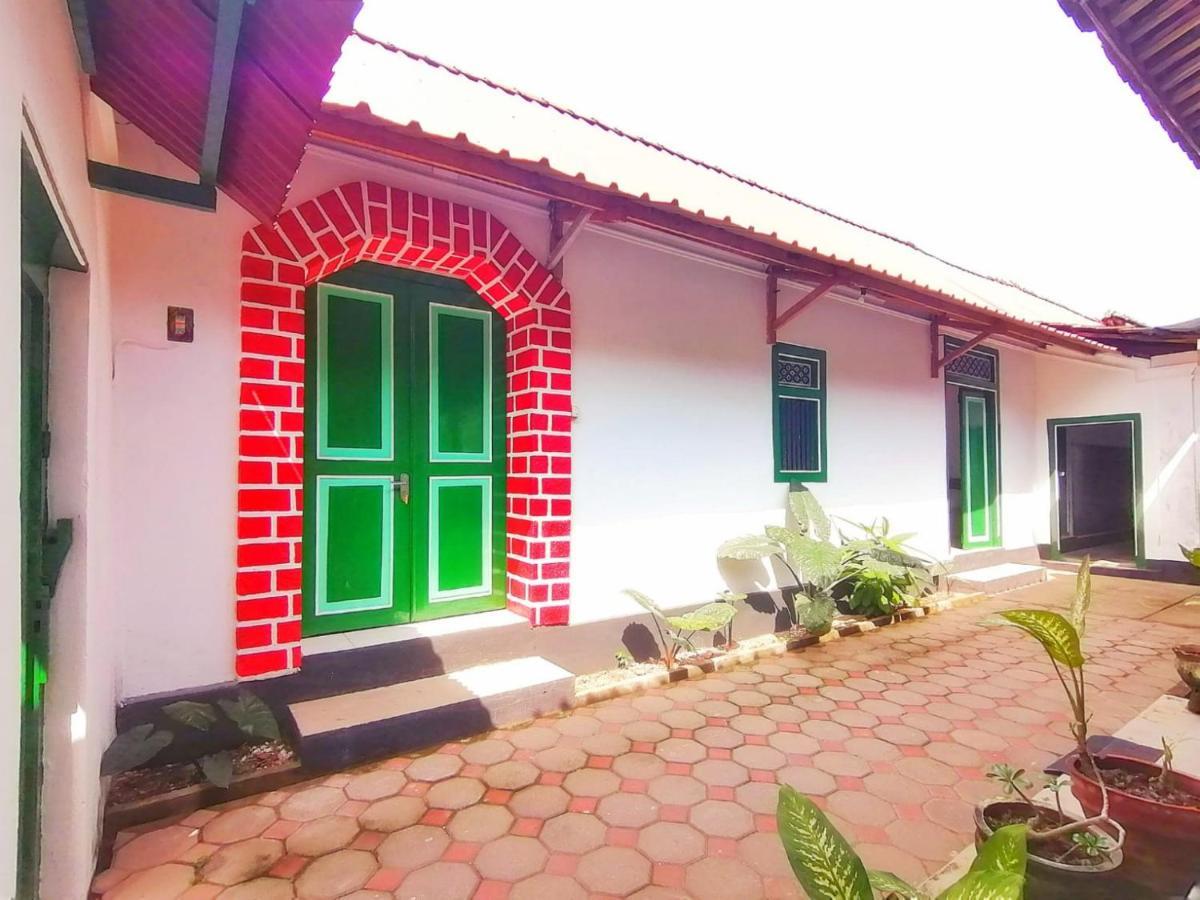 Reddoorz Syariah @ Ndalem Kembang Sore ジョグジャカルタ エクステリア 写真