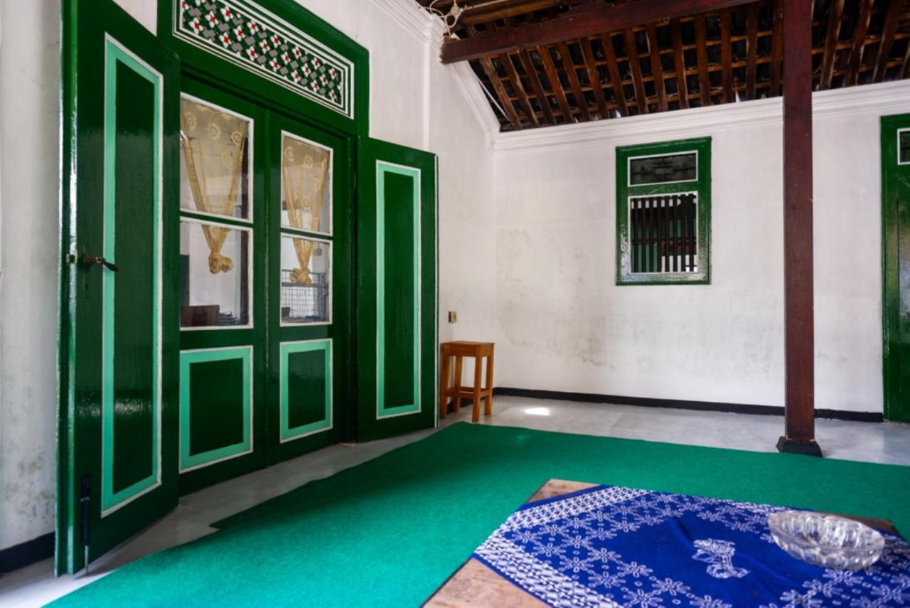 Reddoorz Syariah @ Ndalem Kembang Sore ジョグジャカルタ エクステリア 写真