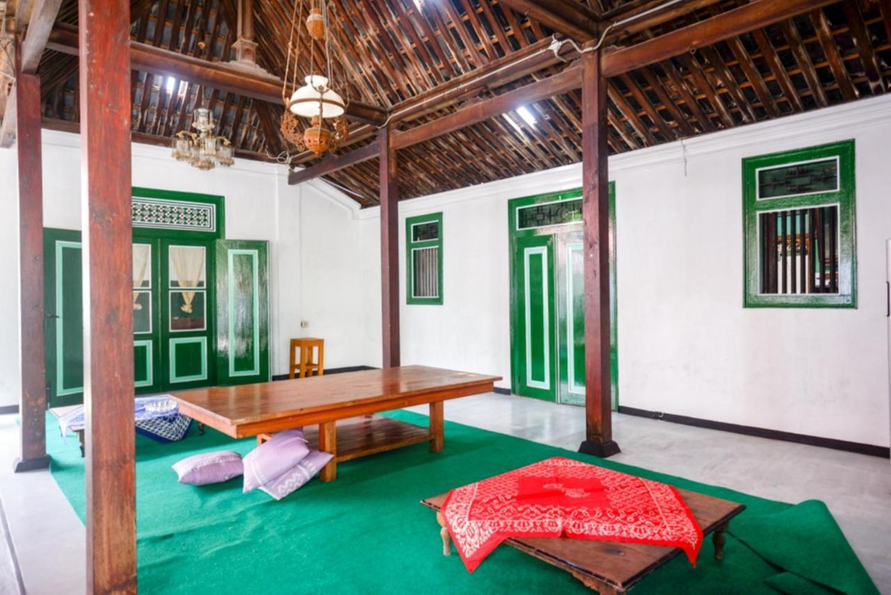 Reddoorz Syariah @ Ndalem Kembang Sore ジョグジャカルタ エクステリア 写真