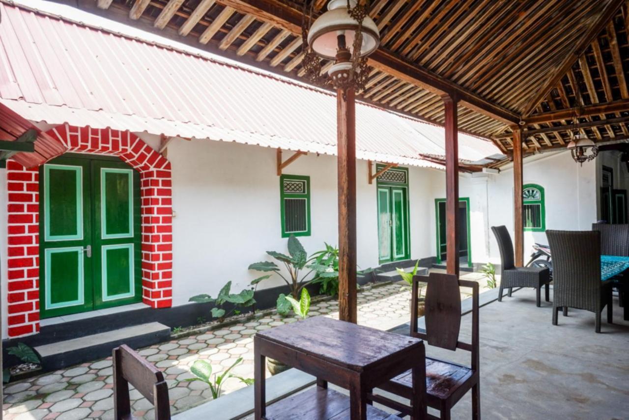Reddoorz Syariah @ Ndalem Kembang Sore ジョグジャカルタ エクステリア 写真