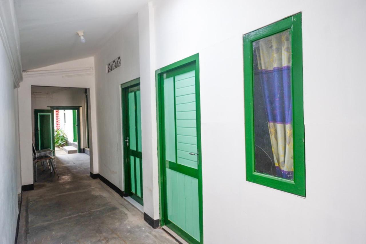 Reddoorz Syariah @ Ndalem Kembang Sore ジョグジャカルタ エクステリア 写真